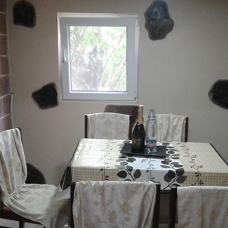 Guest House Nima Borzsomi Kültér fotó